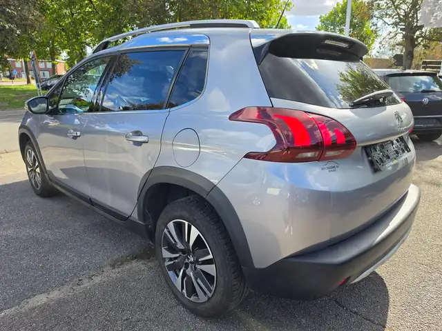 Peugeot 2008 view 4