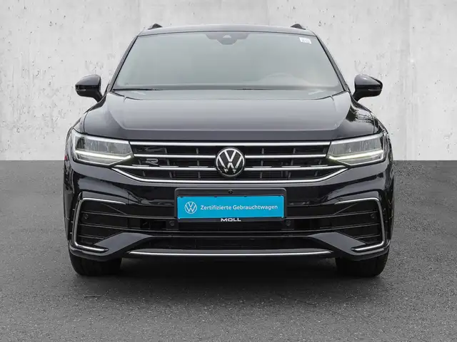 Volkswagen Tiguan view 3