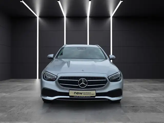 Mercedes-Benz E-Class view 5