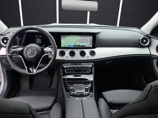 Mercedes-Benz E-Class view 11