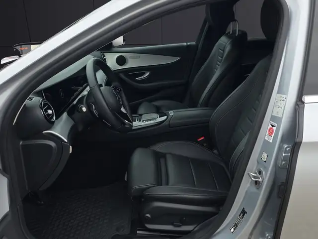 Mercedes-Benz E-Class view 10