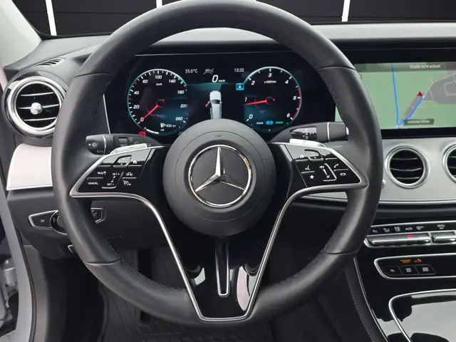 Mercedes-Benz E-Class view 14