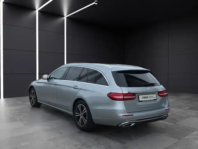 Mercedes-Benz E-Class view 2