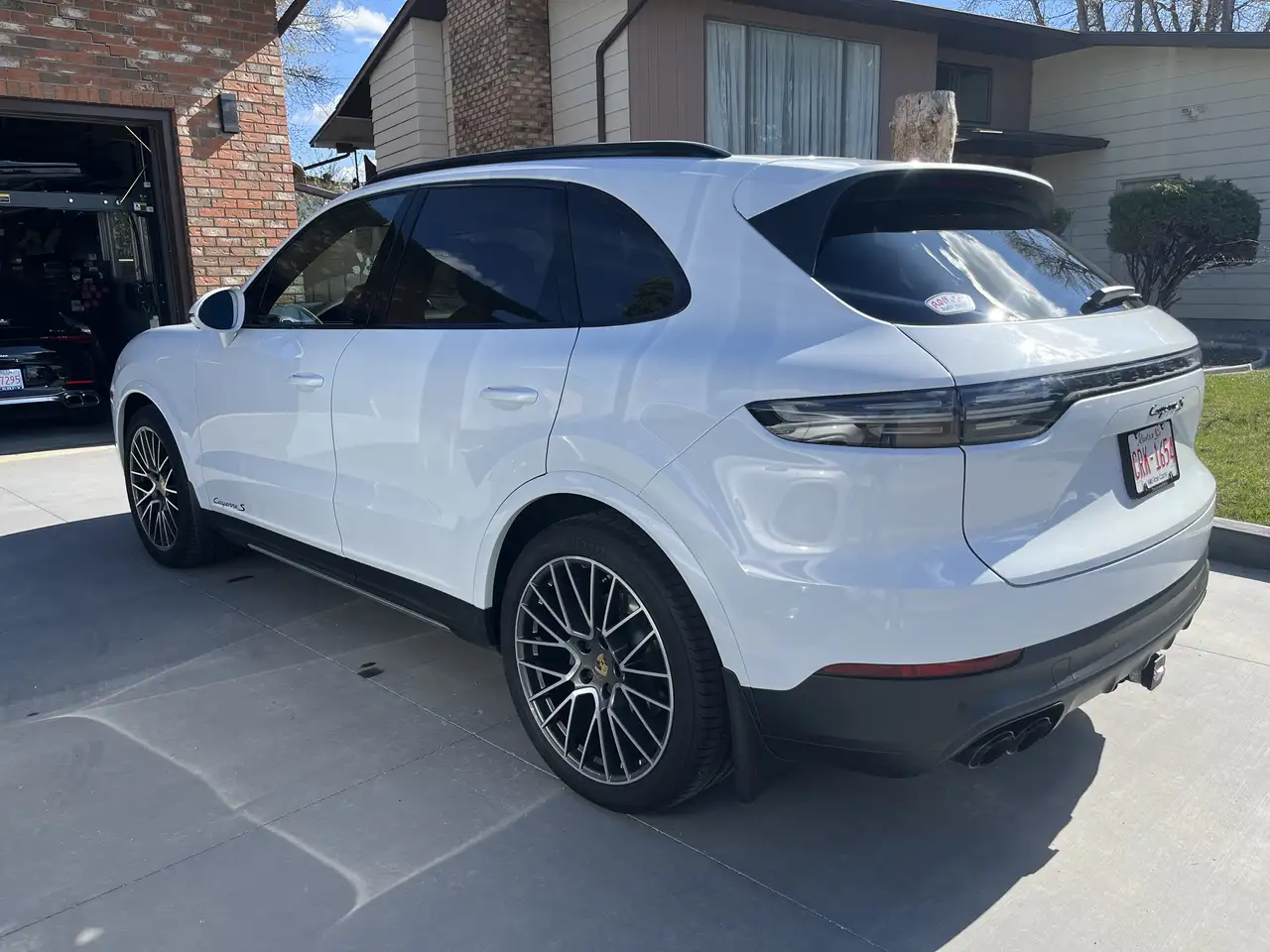 Porsche Cayenne снимка Porsche Cayenne