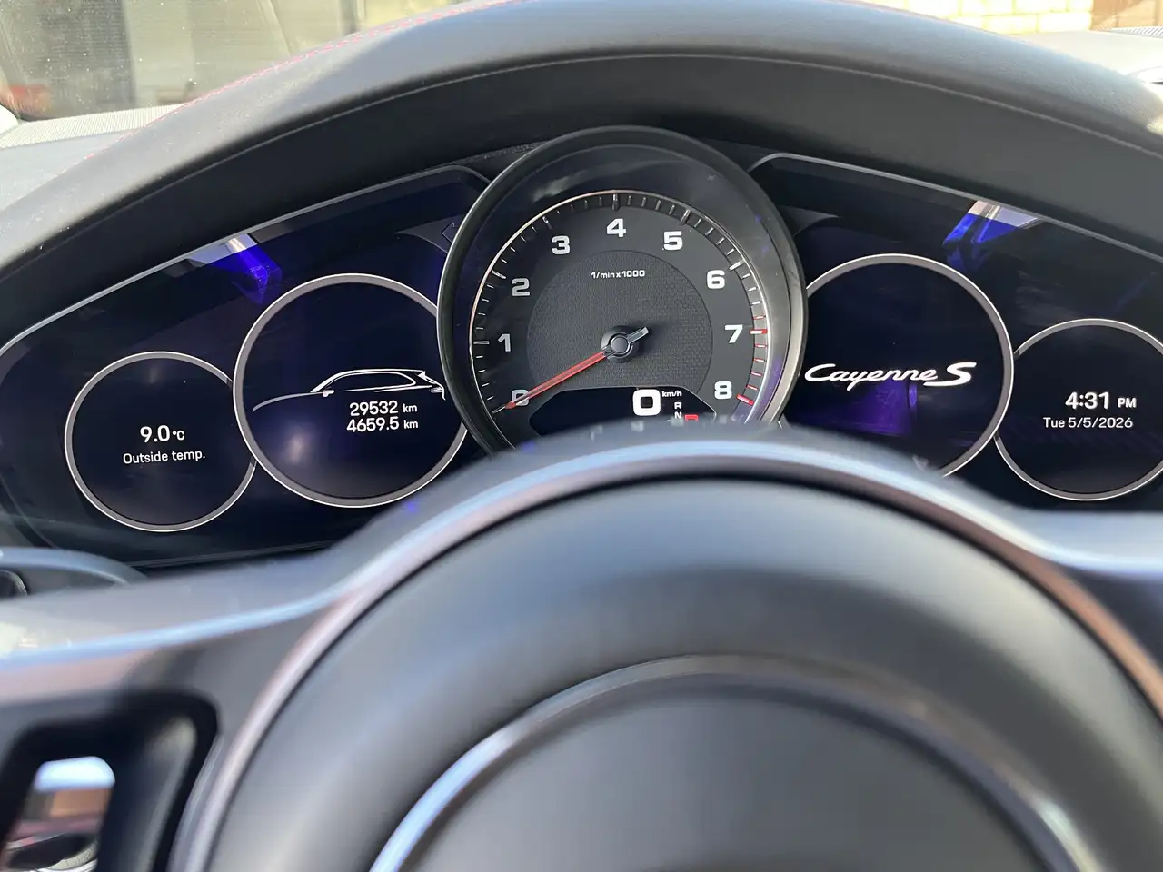 Porsche Cayenne снимка Porsche Cayenne