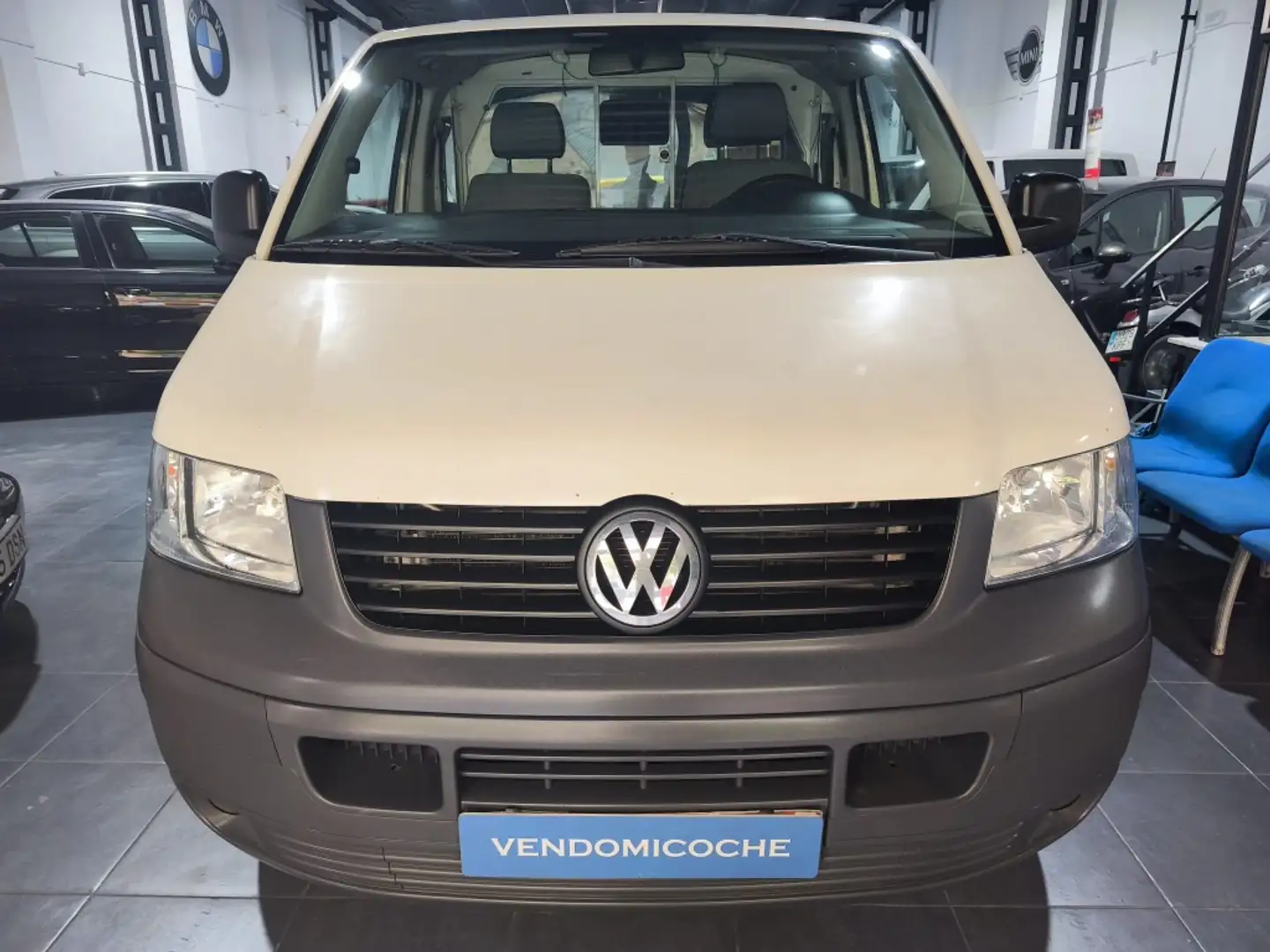 Volkswagen T5 Caravelle 2.0TDI Trendline L 4M Blanc - 1