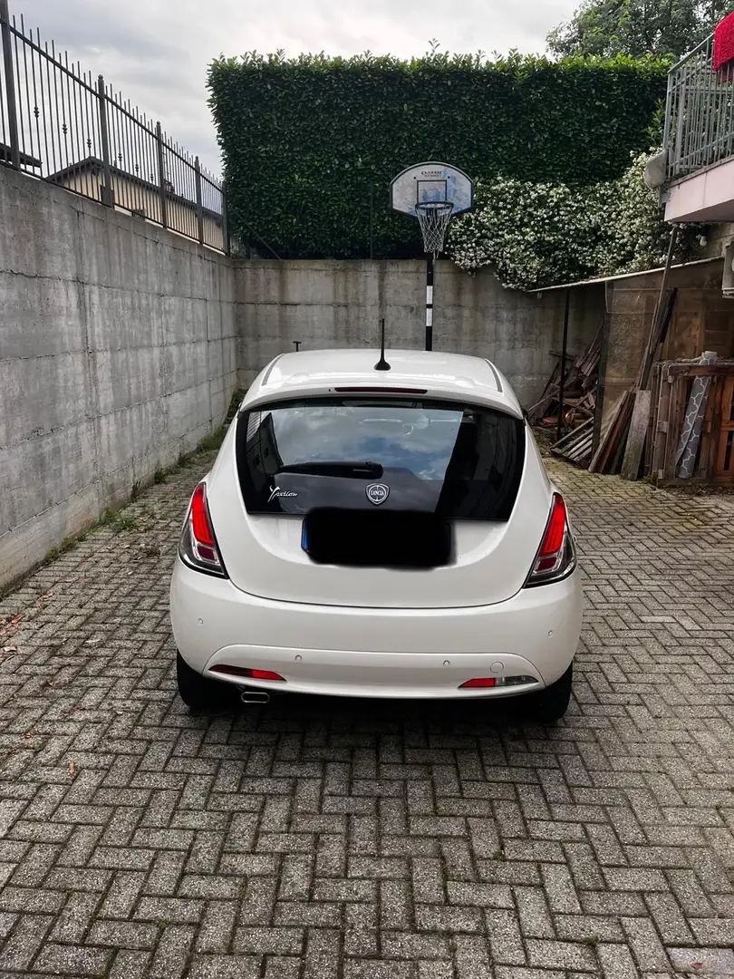 Lancia Ypsilon GOLD GPL 1.2 69 cv Bianco - 1