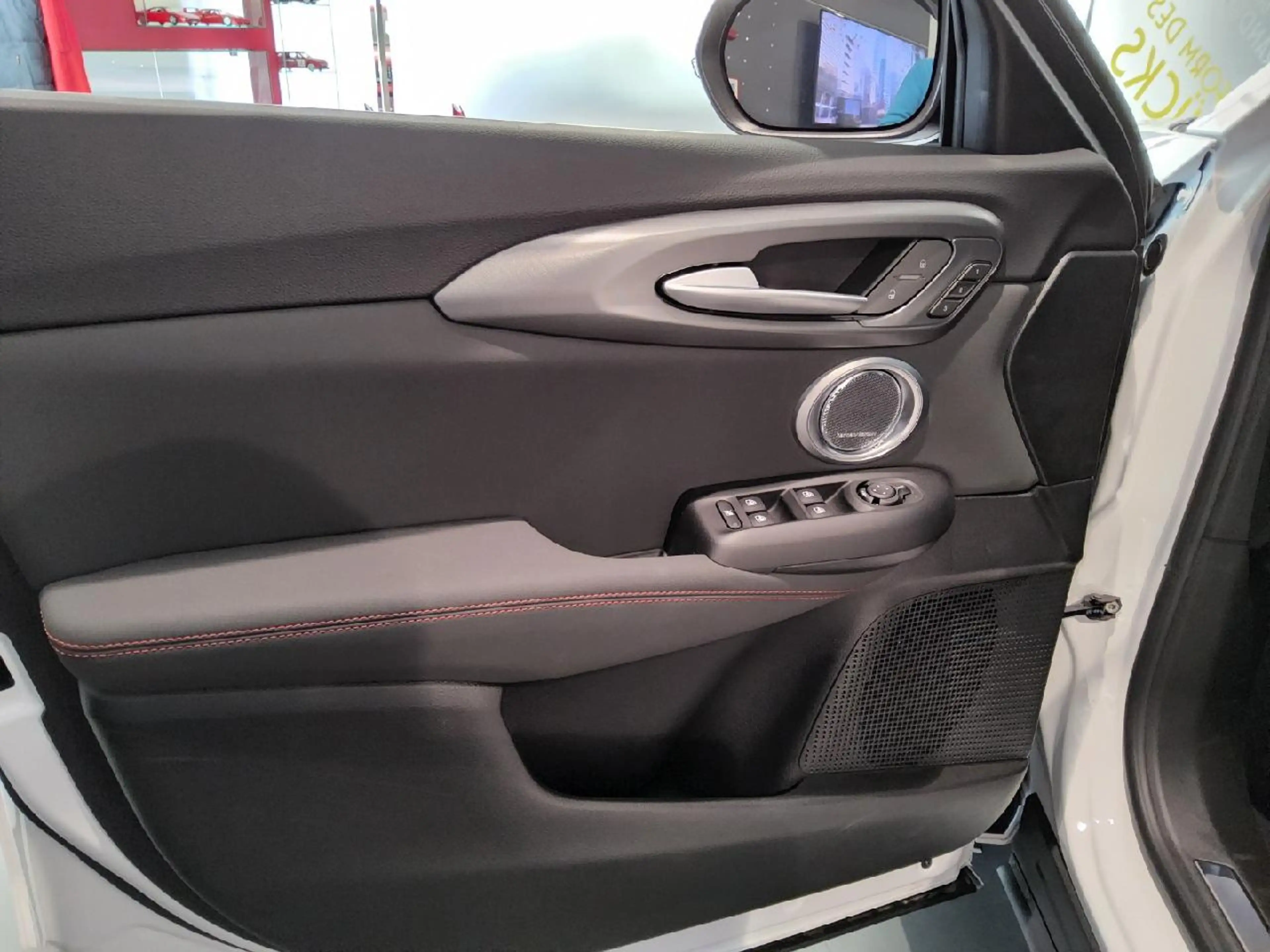 Alfa Romeo Tonale Tributo Italiano Plug-In-Hybrid AWD — photo 6