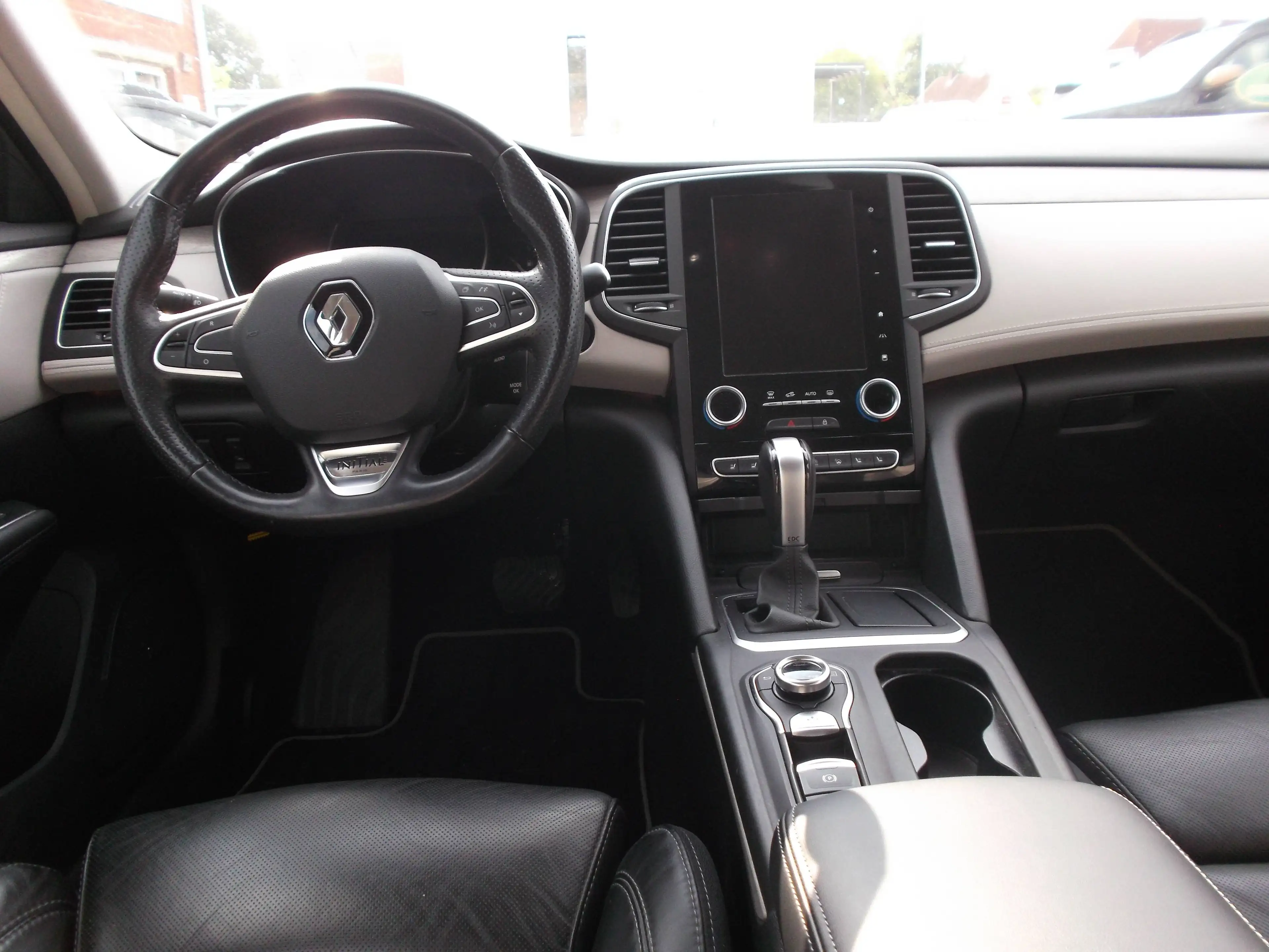 Renault Talisman Initiale Paris mit AHK — photo 9