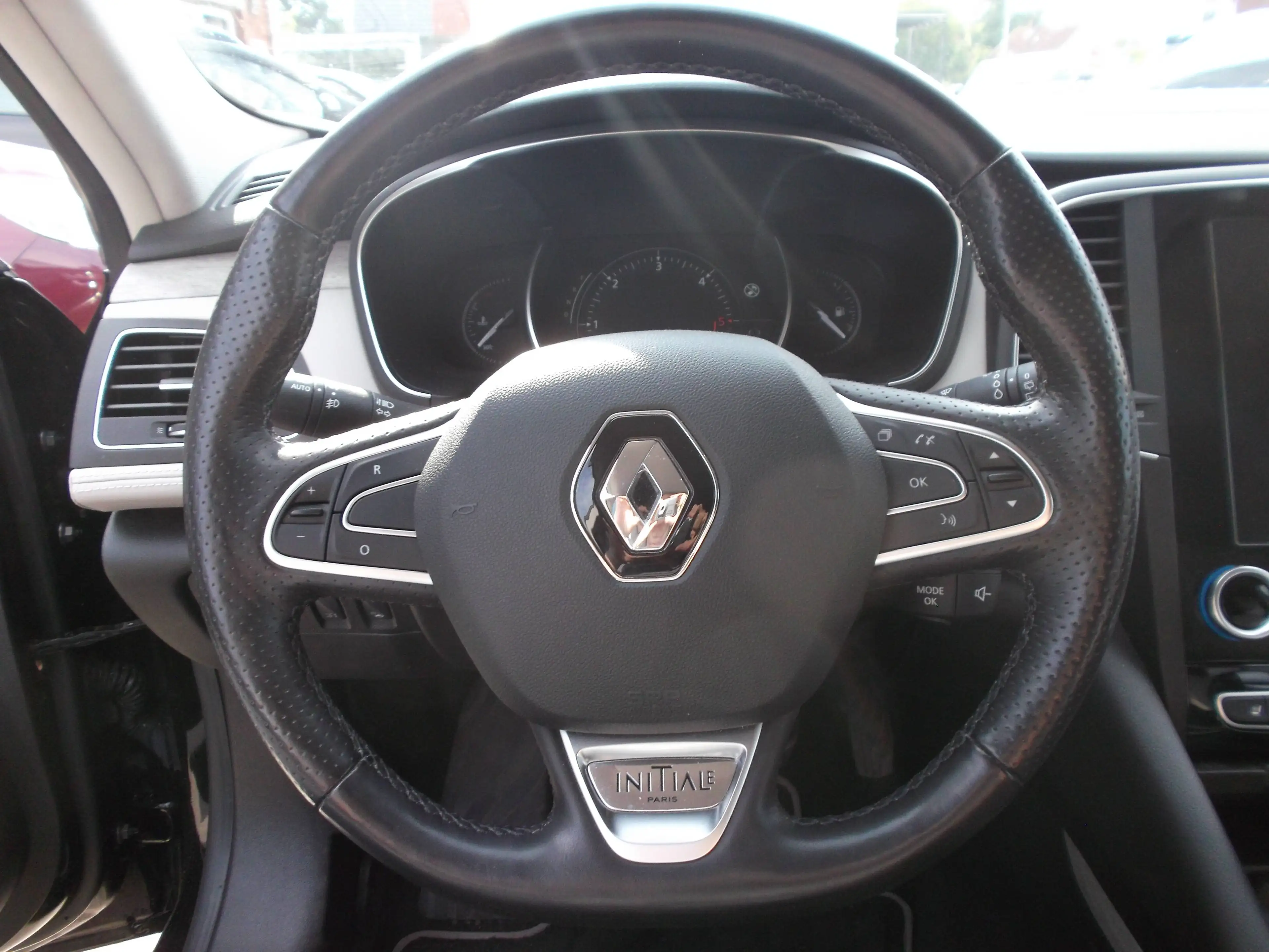 Renault Talisman Initiale Paris mit AHK — photo 12