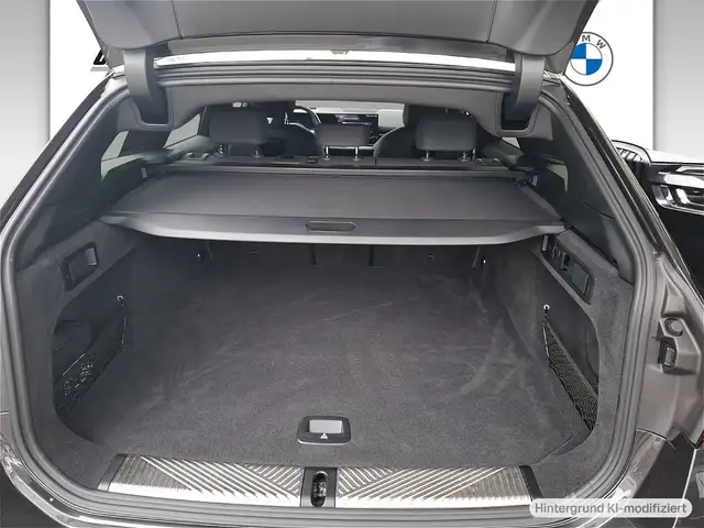 BMW 5 Series view 11