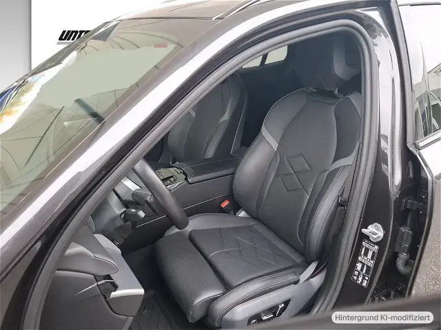 BMW 5 Series view 9