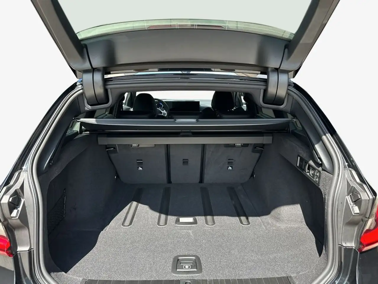 BMW 320 d Touring xDrive Aut. 140 kW, 5-türig (Diesel) 9