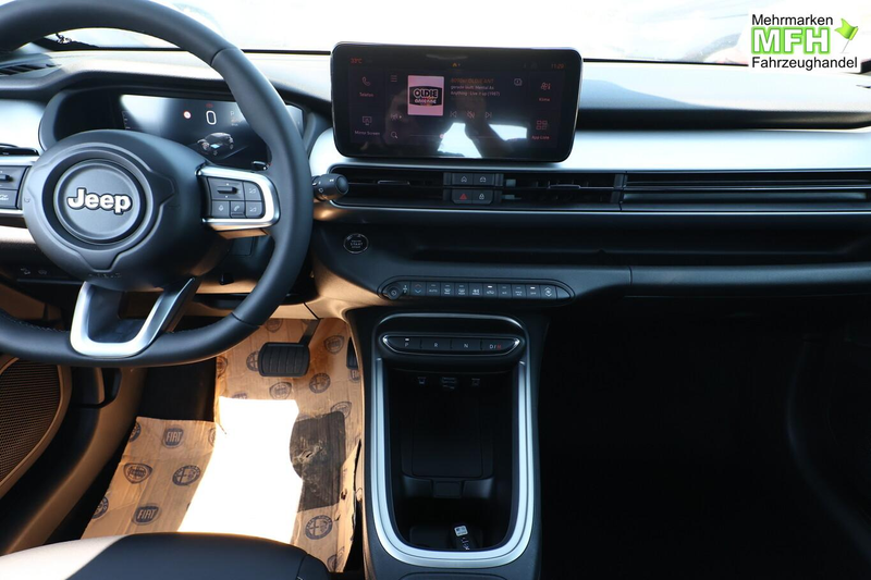 Jeep Avenger Upland MHEV 4xe SHZ ACC Kam 17Z Klimaaut 100 kW... — photo 7
