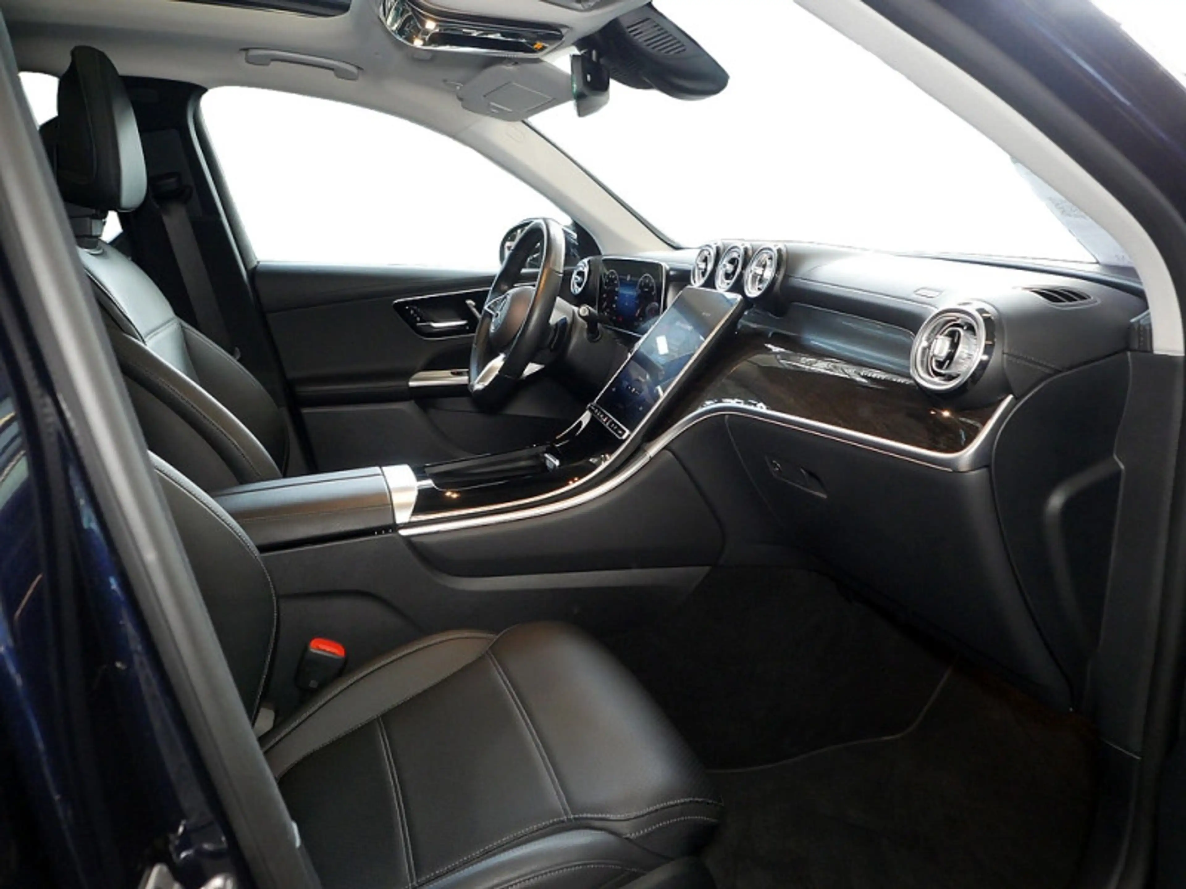 Mercedes-Benz GLC 200 4M , AVANTGARDE MEMO KAMERA PANO SPUR — photo 8