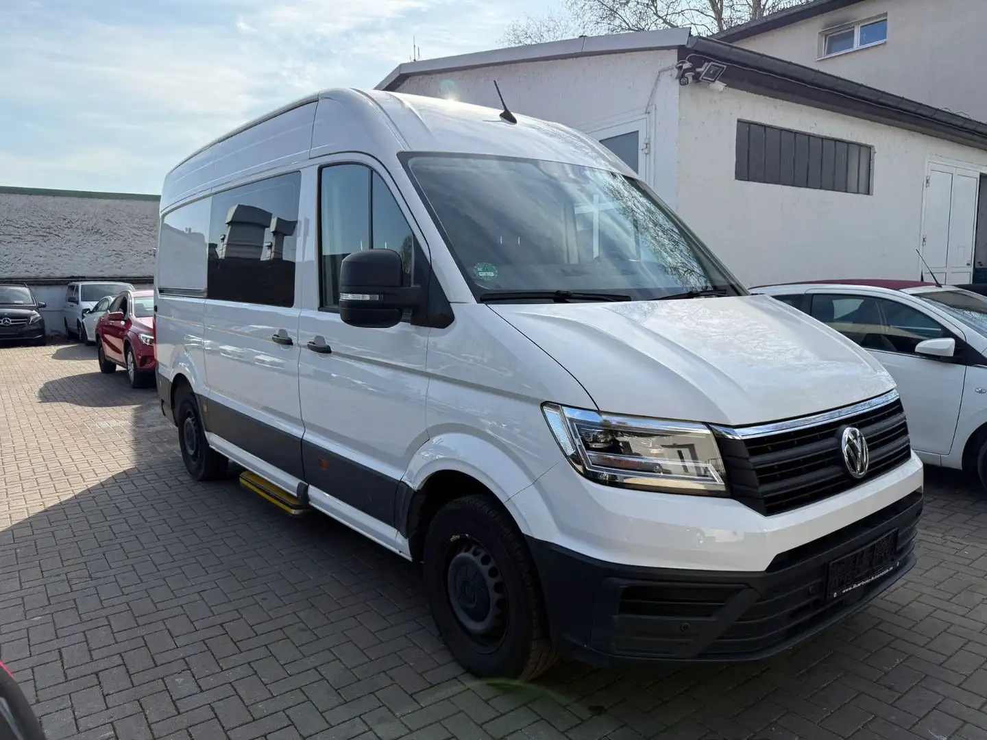 Volkswagen Crafter Kasten  35 mittellang Hochdach FWD Autom Weiß - 2