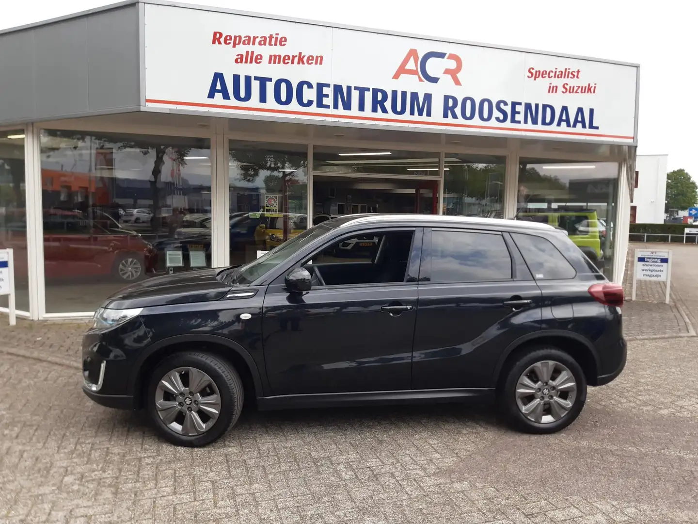 Suzuki Vitara 1.4 Boosterjet Select Smart Hybrid trekgewicht 150 Zwart - 2