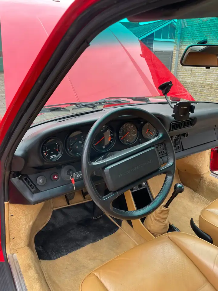 Porsche 911 Carrera 3.2 Coupé, foto 9