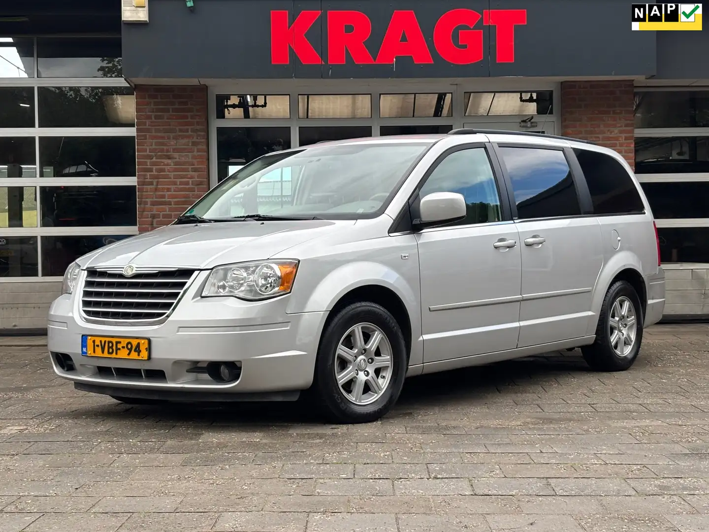 Chrysler Grand Voyager 2.8 CRD Touring 163 PK YOUNGTIMER Grijskenteken! C Stříbrná - 1