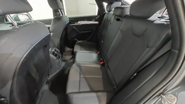 Audi Q5 view 16