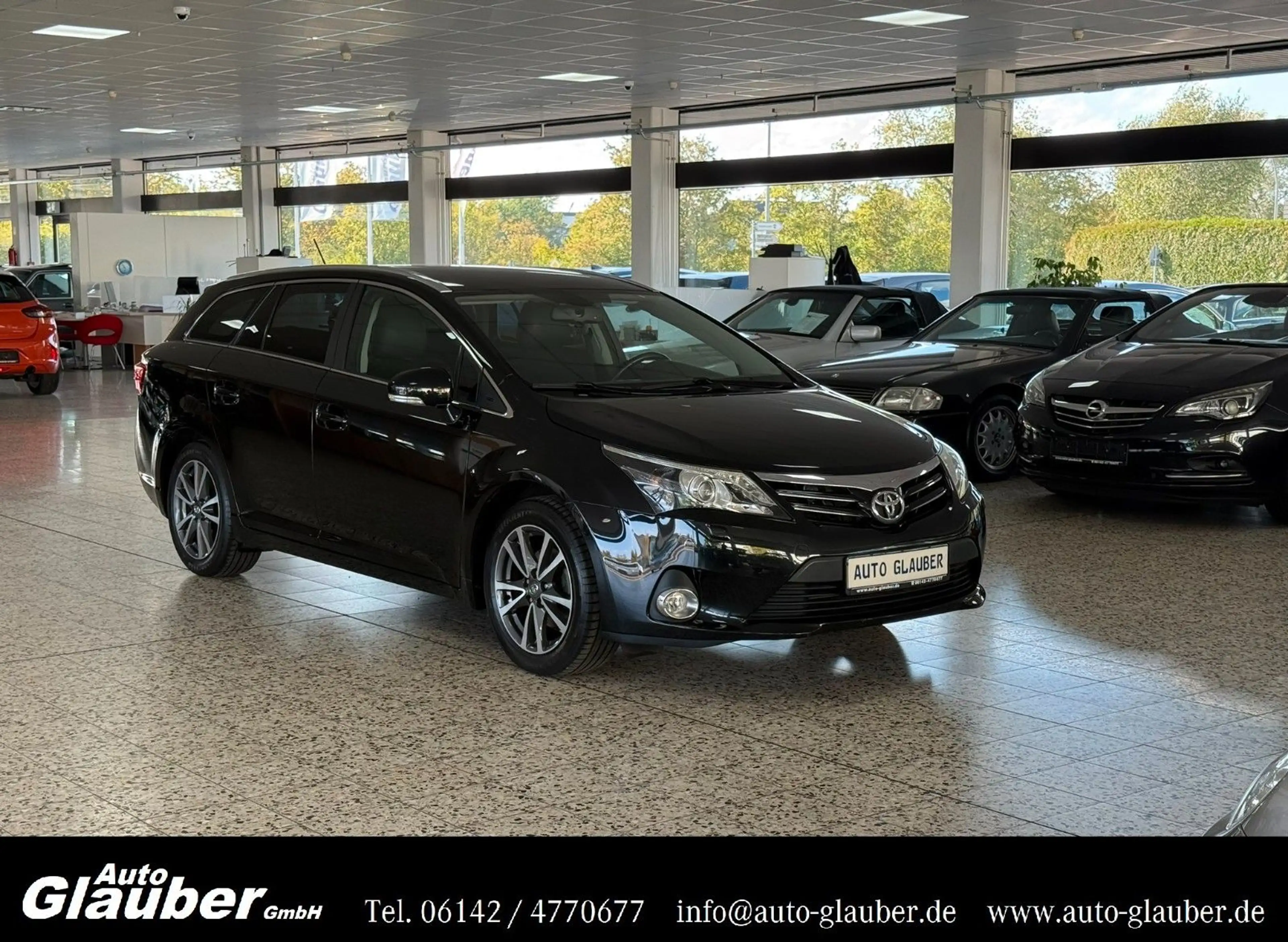 Toyota Avensis 1.8 Kombi Executive/Xenon/Kamera/1.Hand