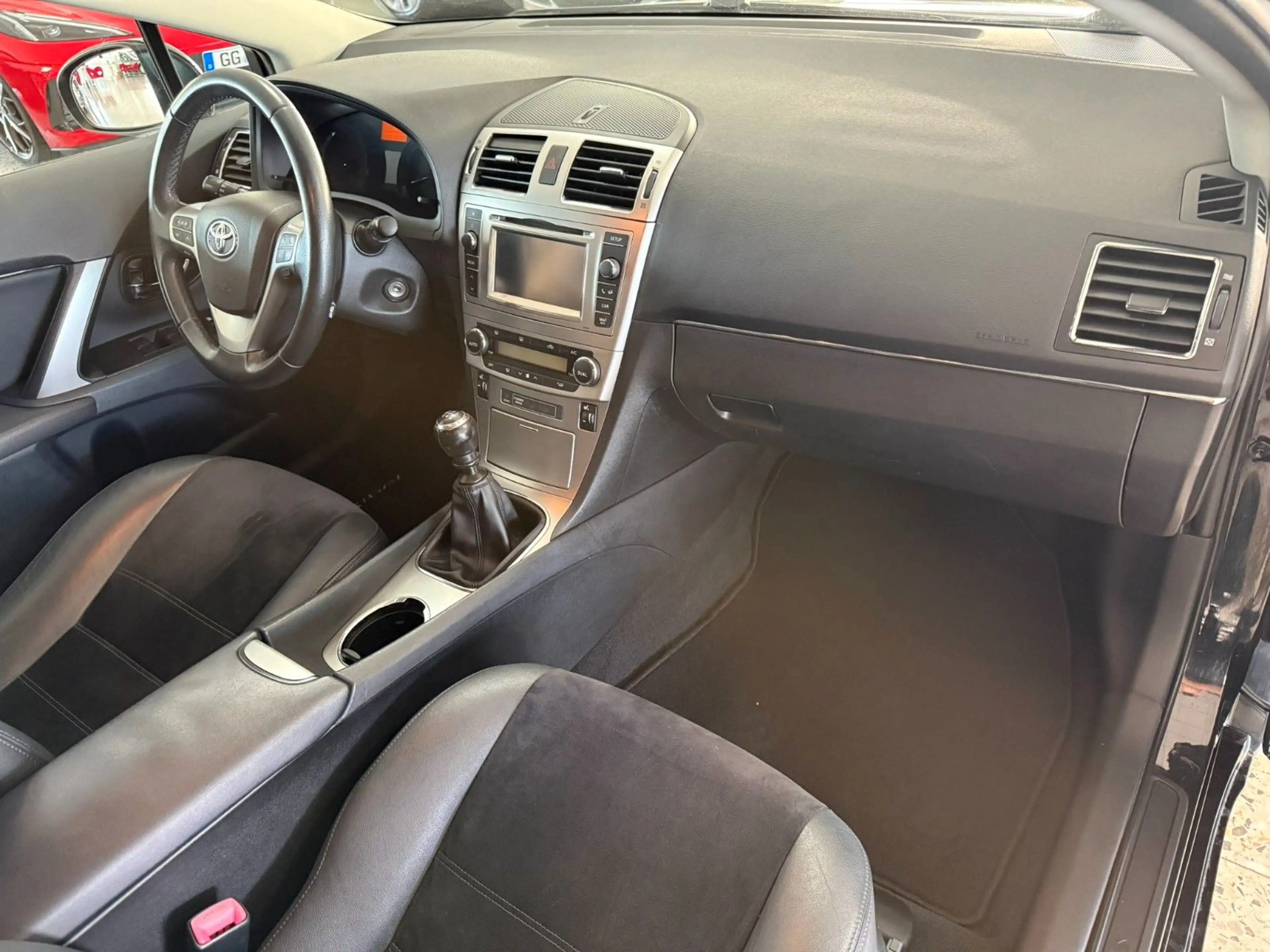 Toyota Avensis 1.8 Kombi Executive/Xenon/Kamera/1.Hand — photo 10