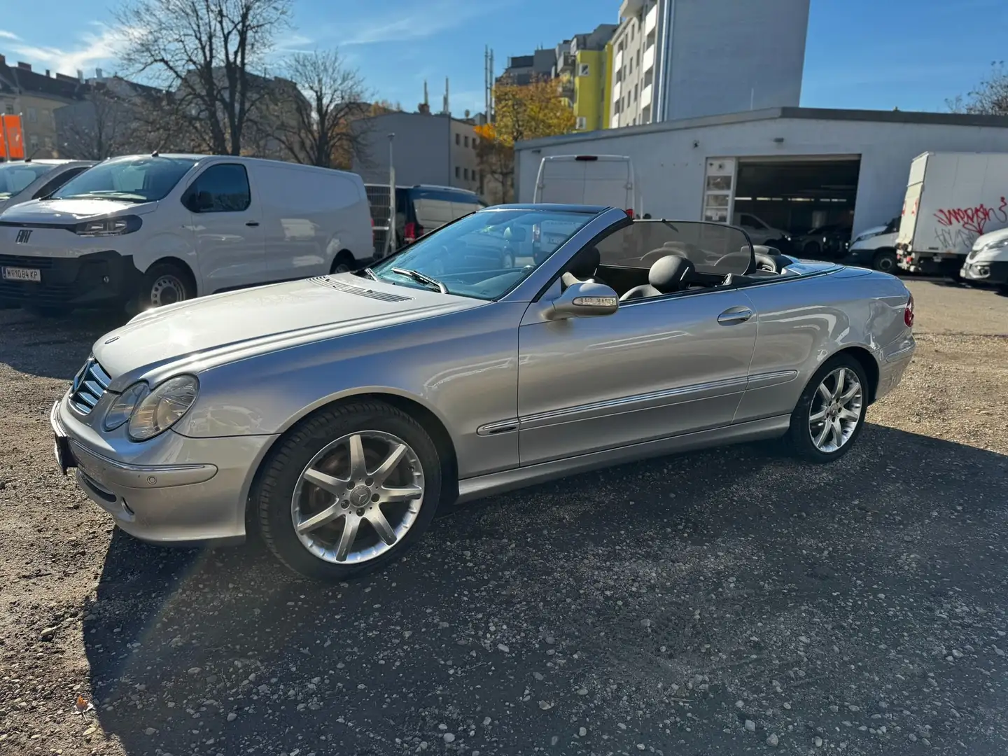 Mercedes-Benz CLK 200 K Avantgarde/Leder/Memory/Klima/8-fach/PTS/SHZ Silber - 2