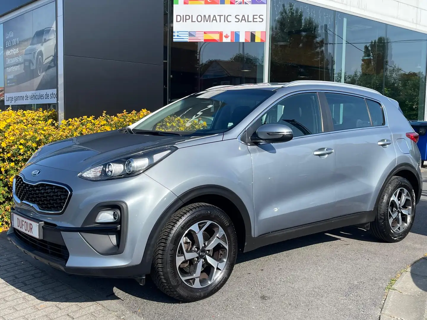 Kia Sportage 1.6 MUST Grijs - 1