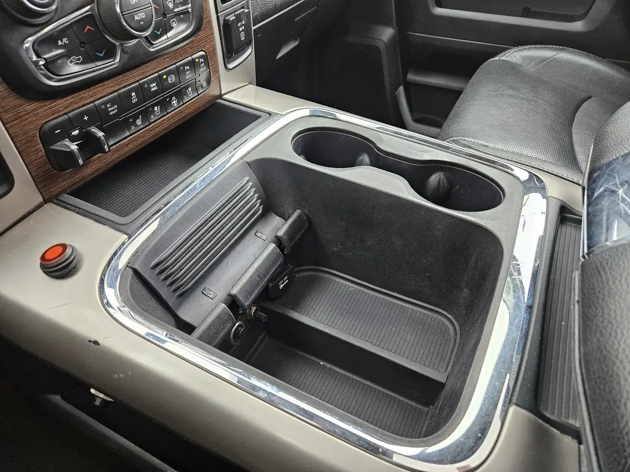 RAM 3500 снимка RAM 3500