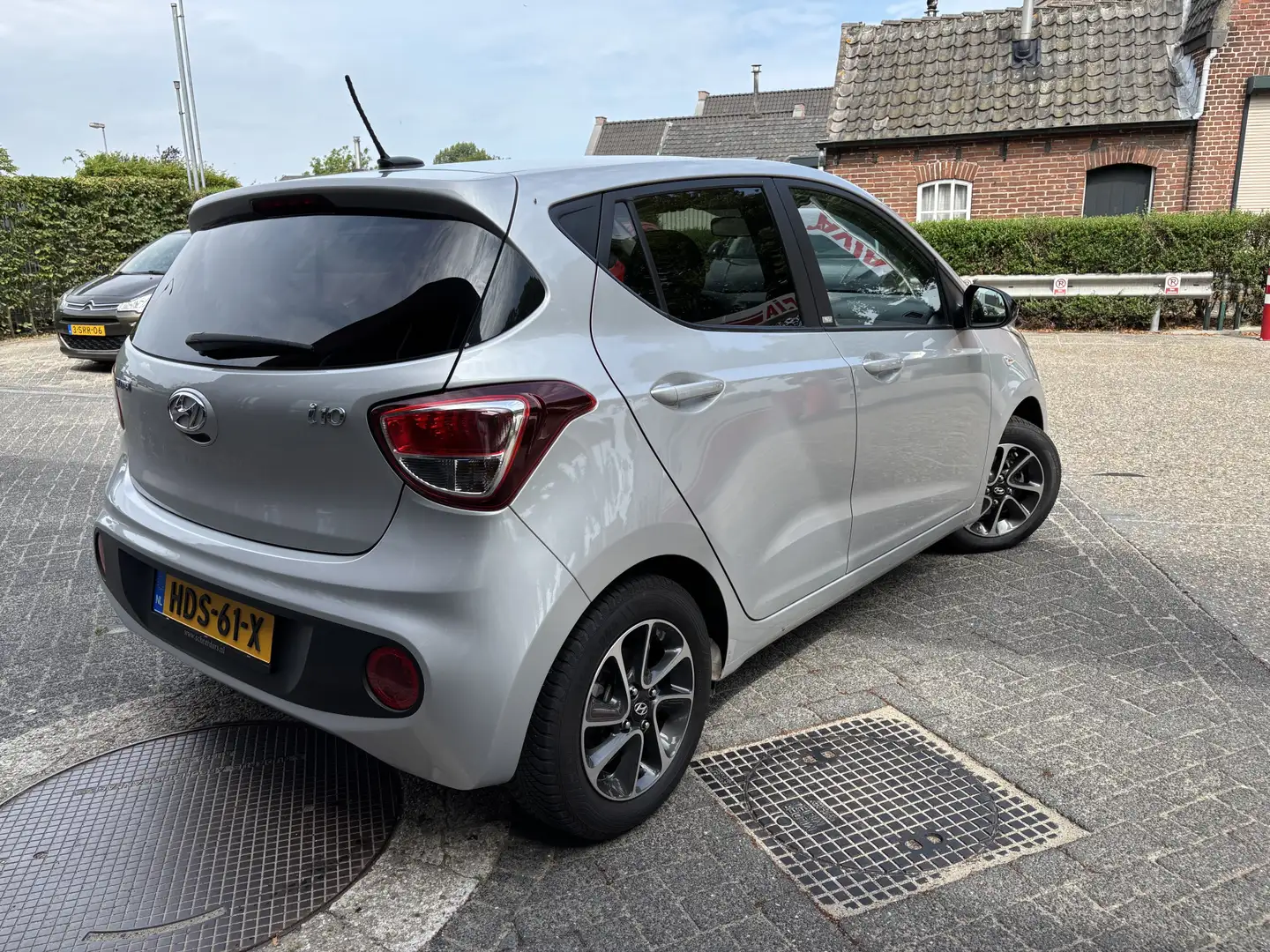 Hyundai i10 1.2 MPI Comfort,automaat. Grey - 2