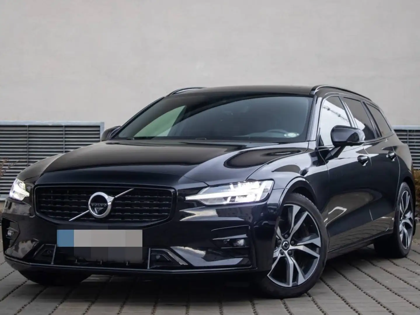 Volvo V60 V60 B4 2.0 D Geartronic RDesign Schwarz - 2