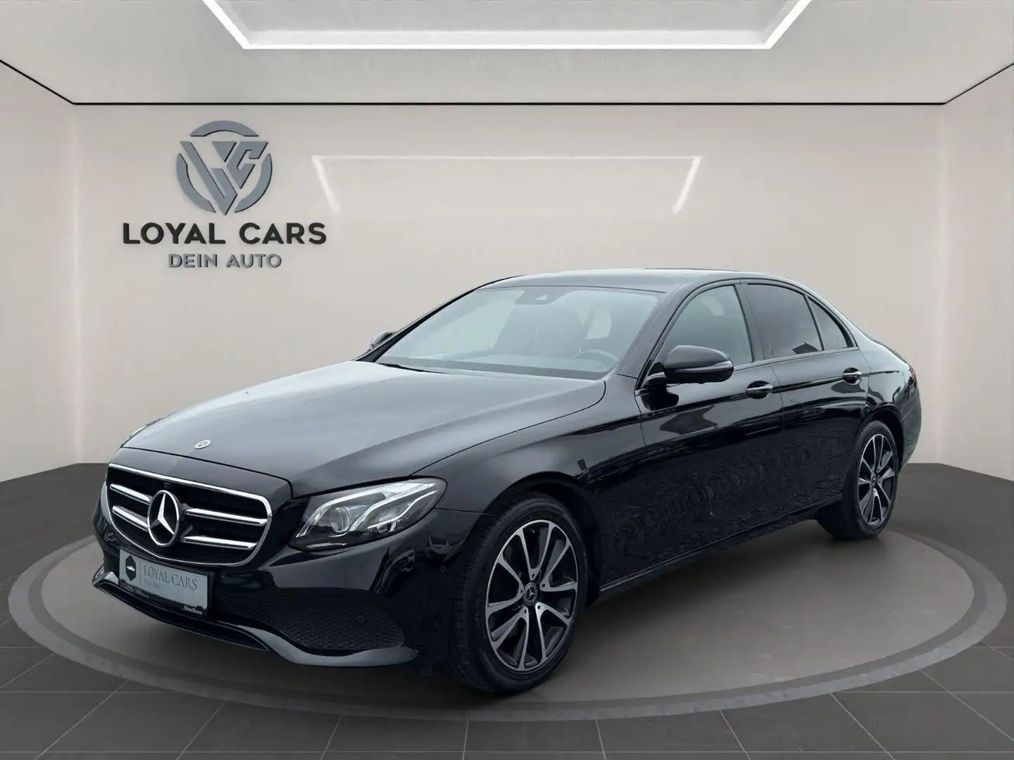 Mercedes-Benz E 220 d*Widescreen*NAVI*MULTIBEAM*360*NIGHT*StHz Schwarz - 1