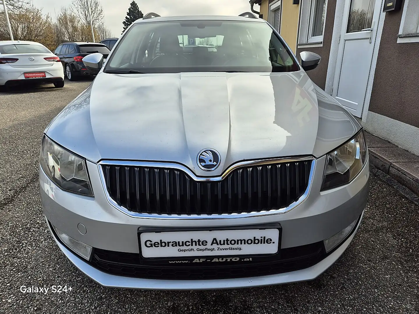 Skoda Octavia Combi 1,6 TDI Style Grau - 2