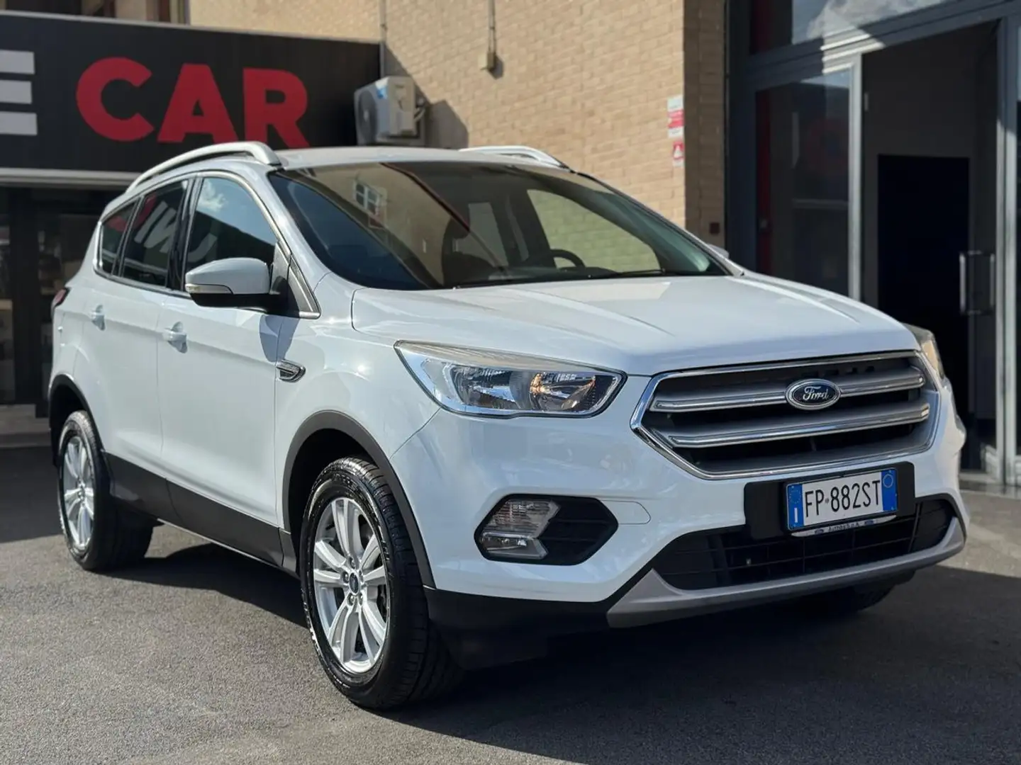 Ford Kuga 1.5 TDCI 120 CV S&S 2WD Plus SPORT Wit - 1