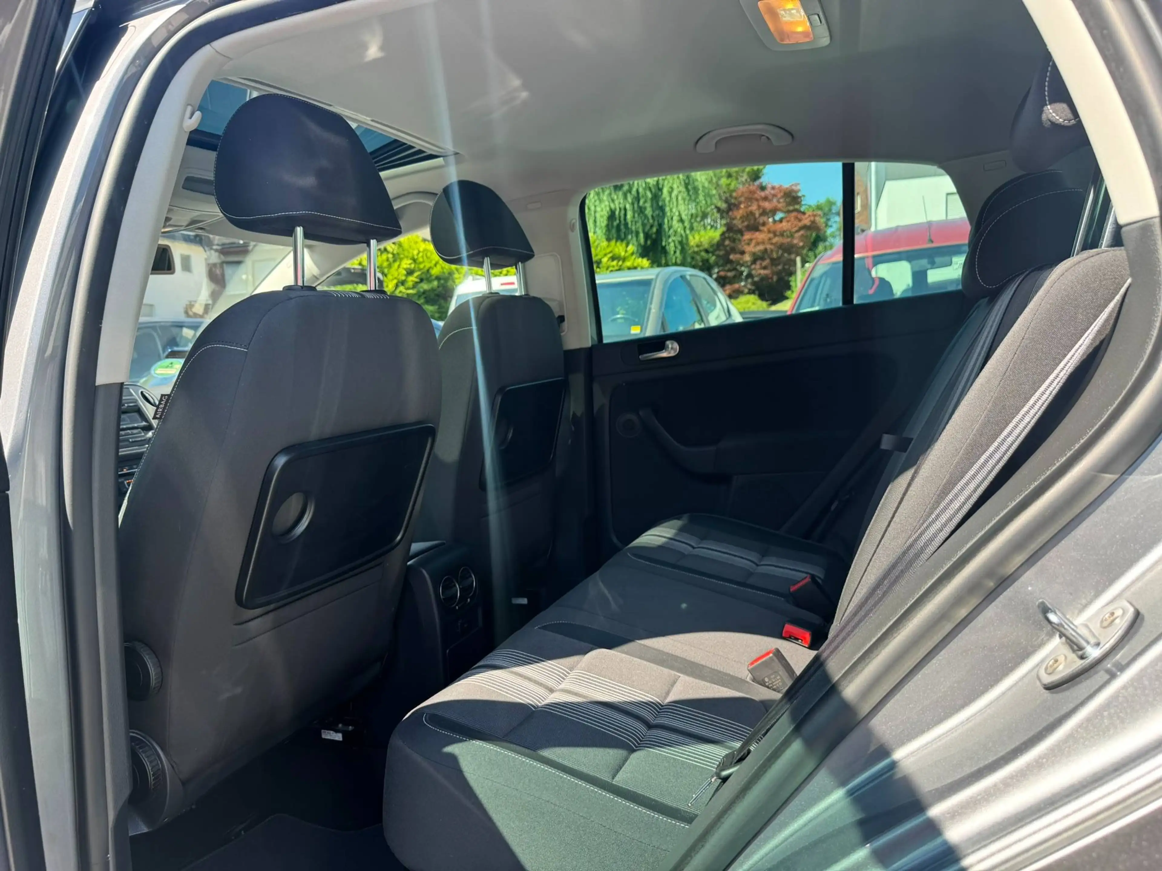 Volkswagen Golf Plus Match/Automatik/Schiebedach/PDC — photo 26