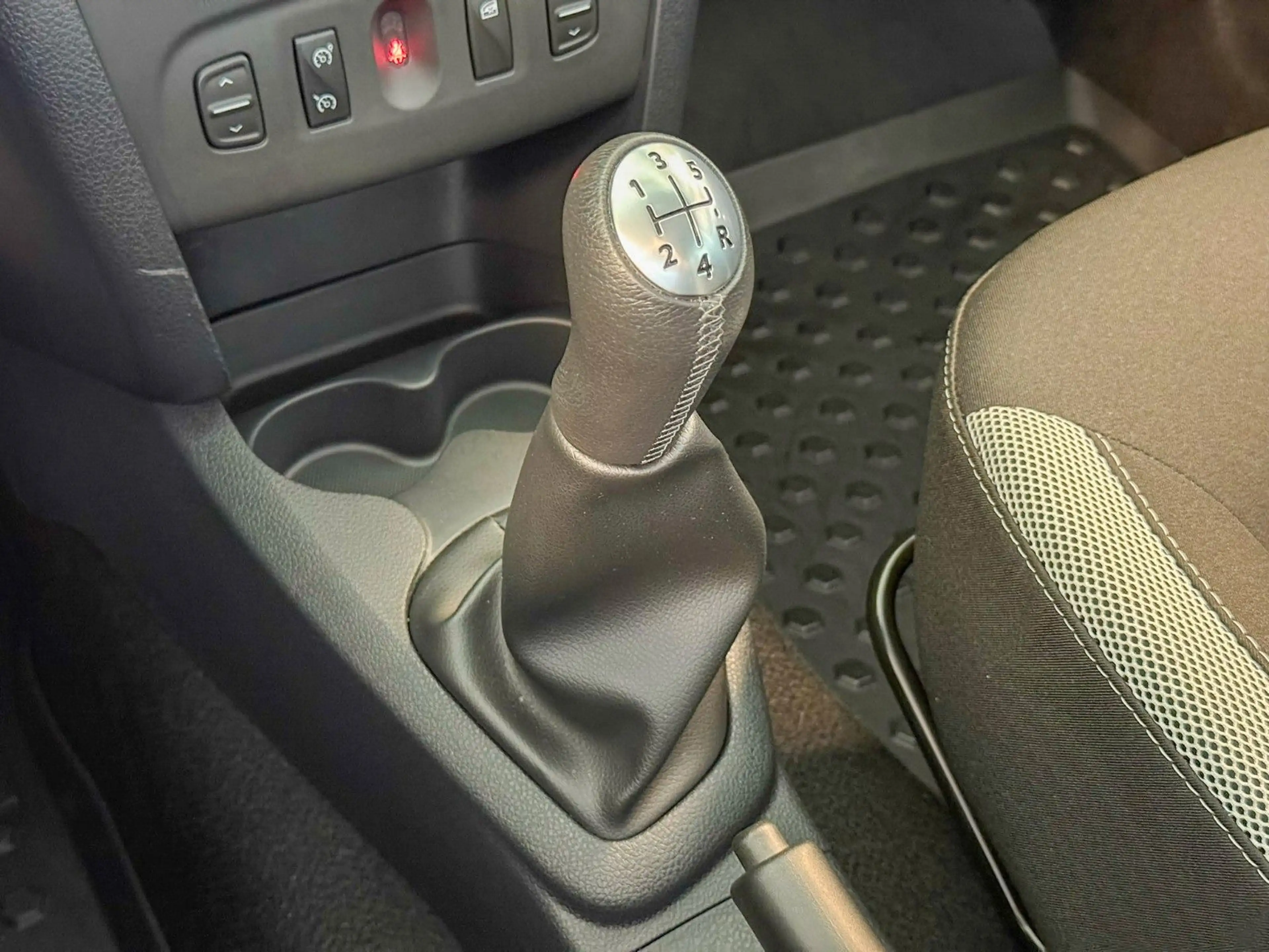 Dacia Logan MCV II Kombi Stepway | Kamera | Klimaauto. — photo 31