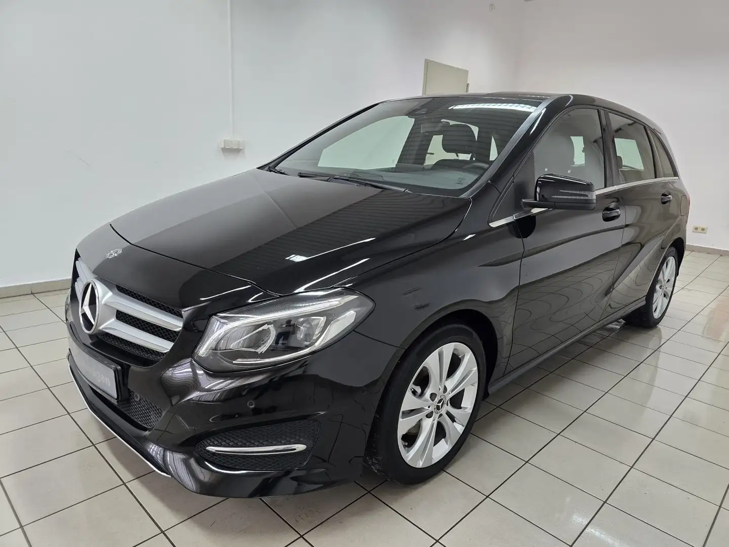Mercedes-Benz B 220 d Edition B DCT LED T-Leder Sport Kamera Schwarz - 1