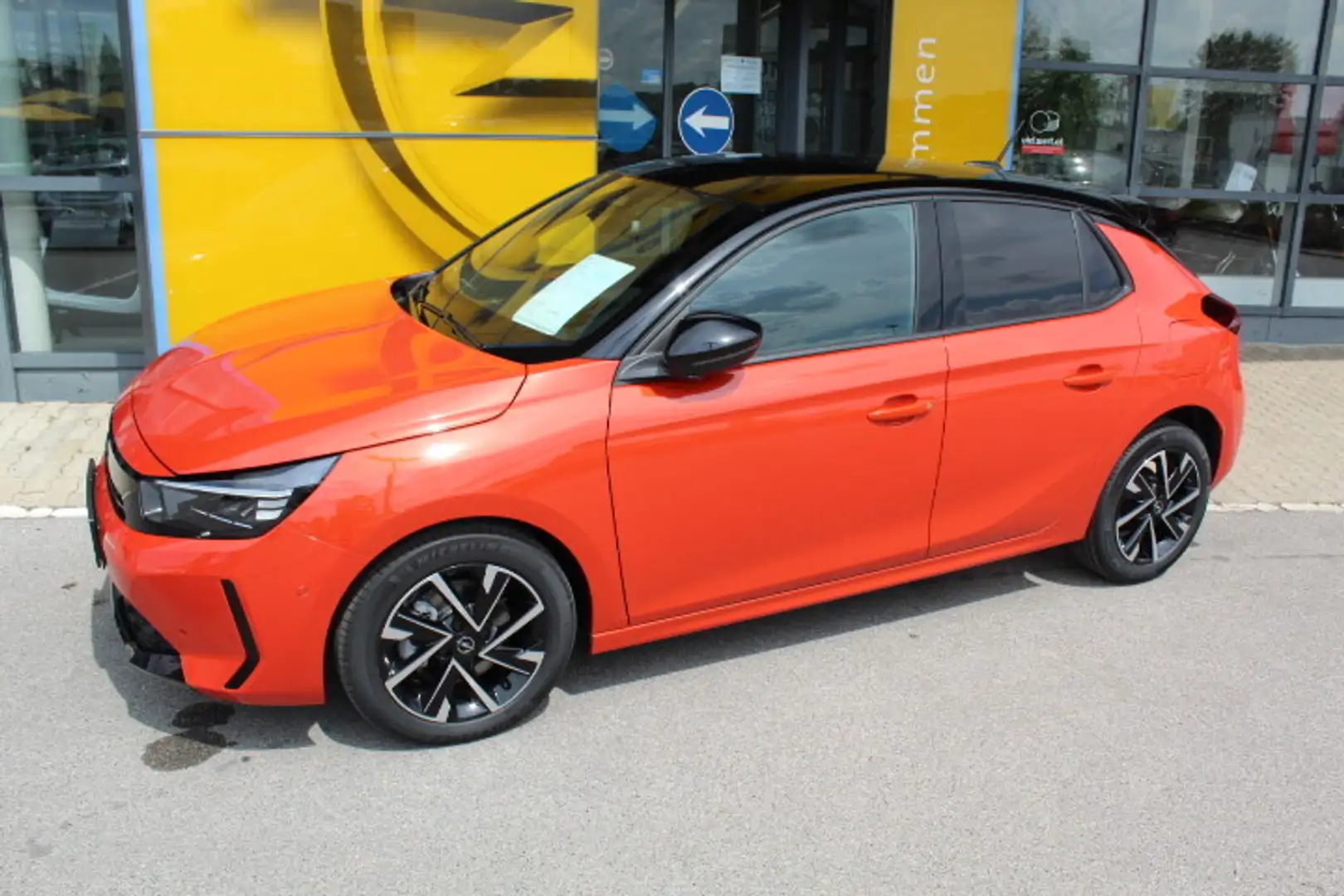 Opel Corsa F 1.2 Turbo YES (EURO 6e) Orange - 1