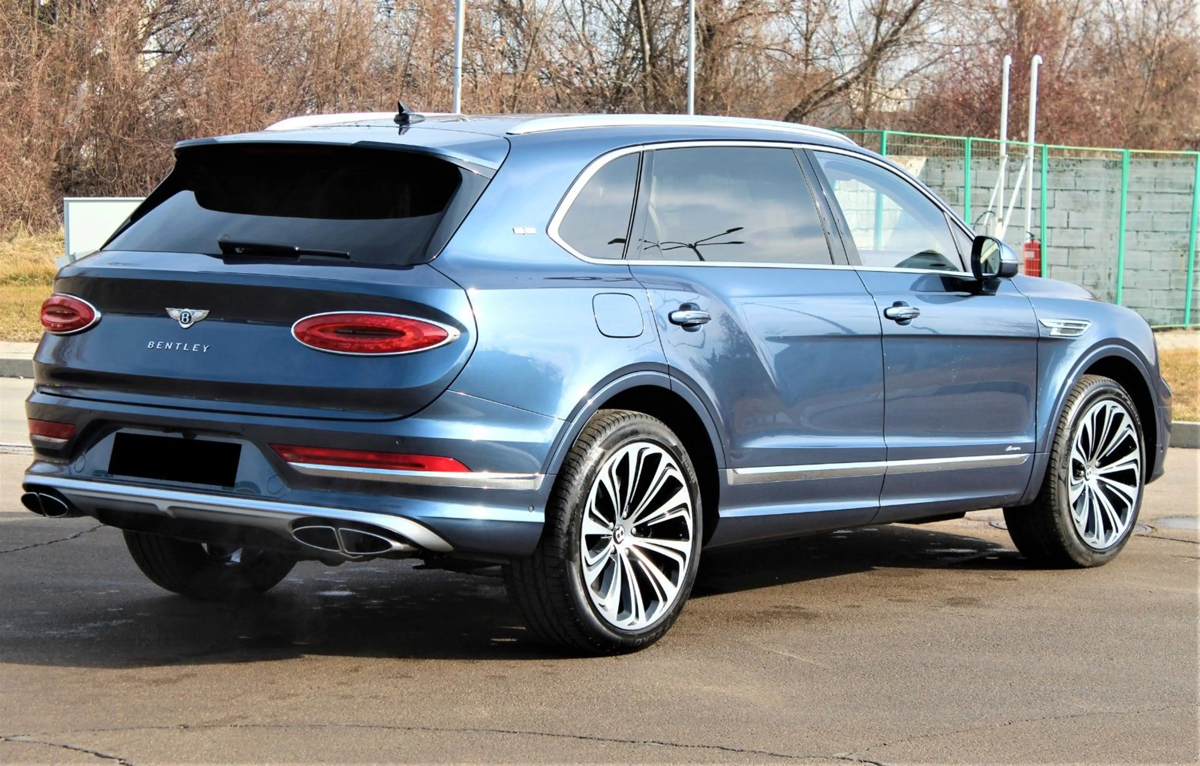 Bentley Bentayga 4.0 V8 EWB AZURE FIRS EDITION NAIM — photo 6