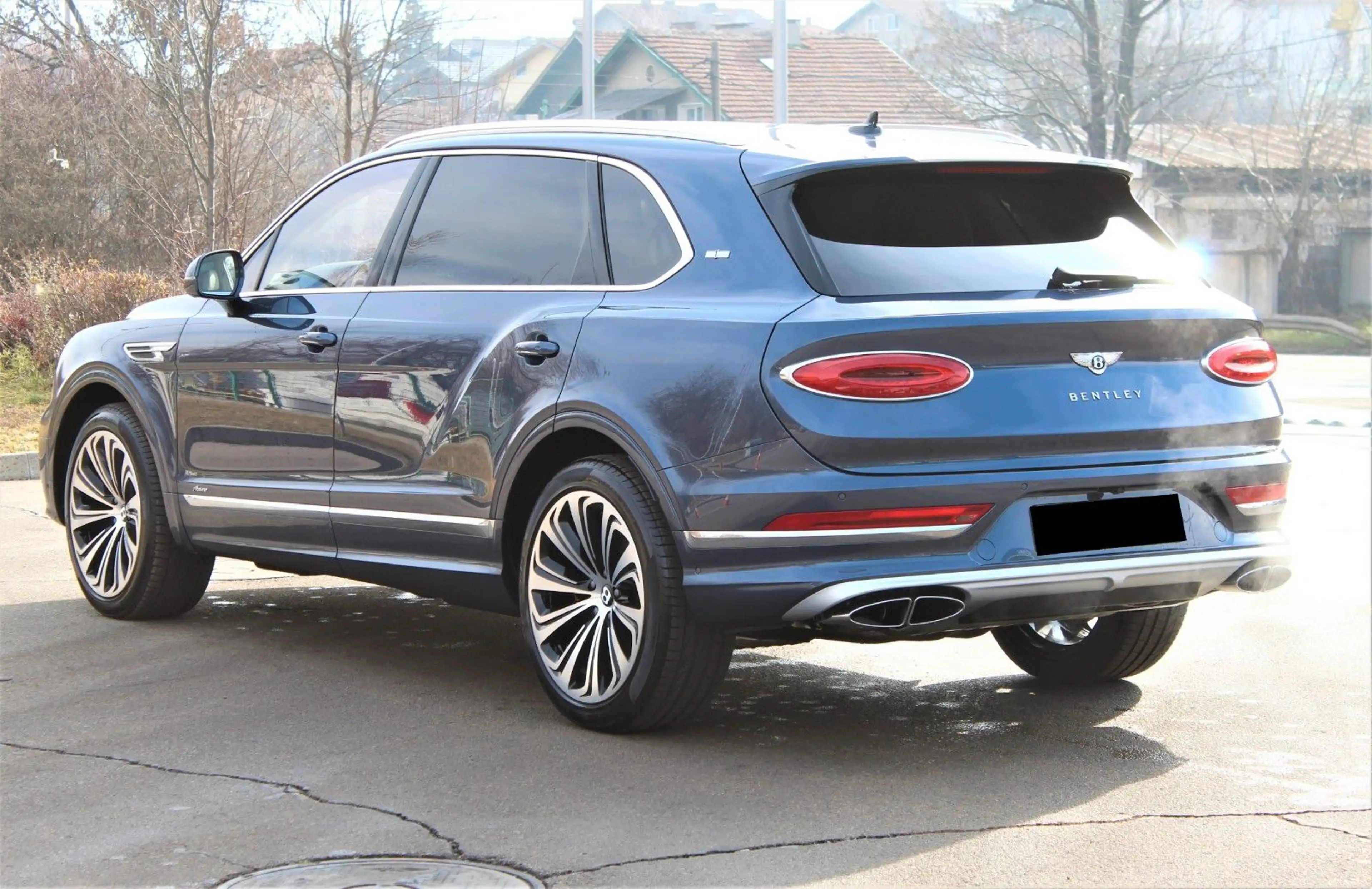 Bentley Bentayga 4.0 V8 EWB AZURE FIRS EDITION NAIM — photo 4