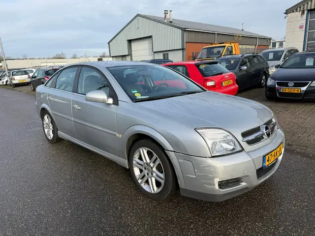 Opel Vectra view 2