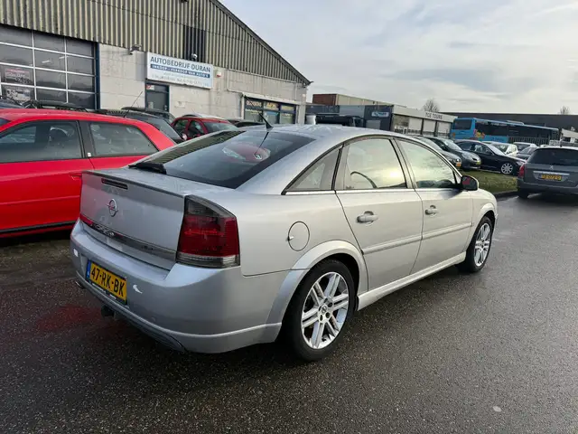 Opel Vectra view 4