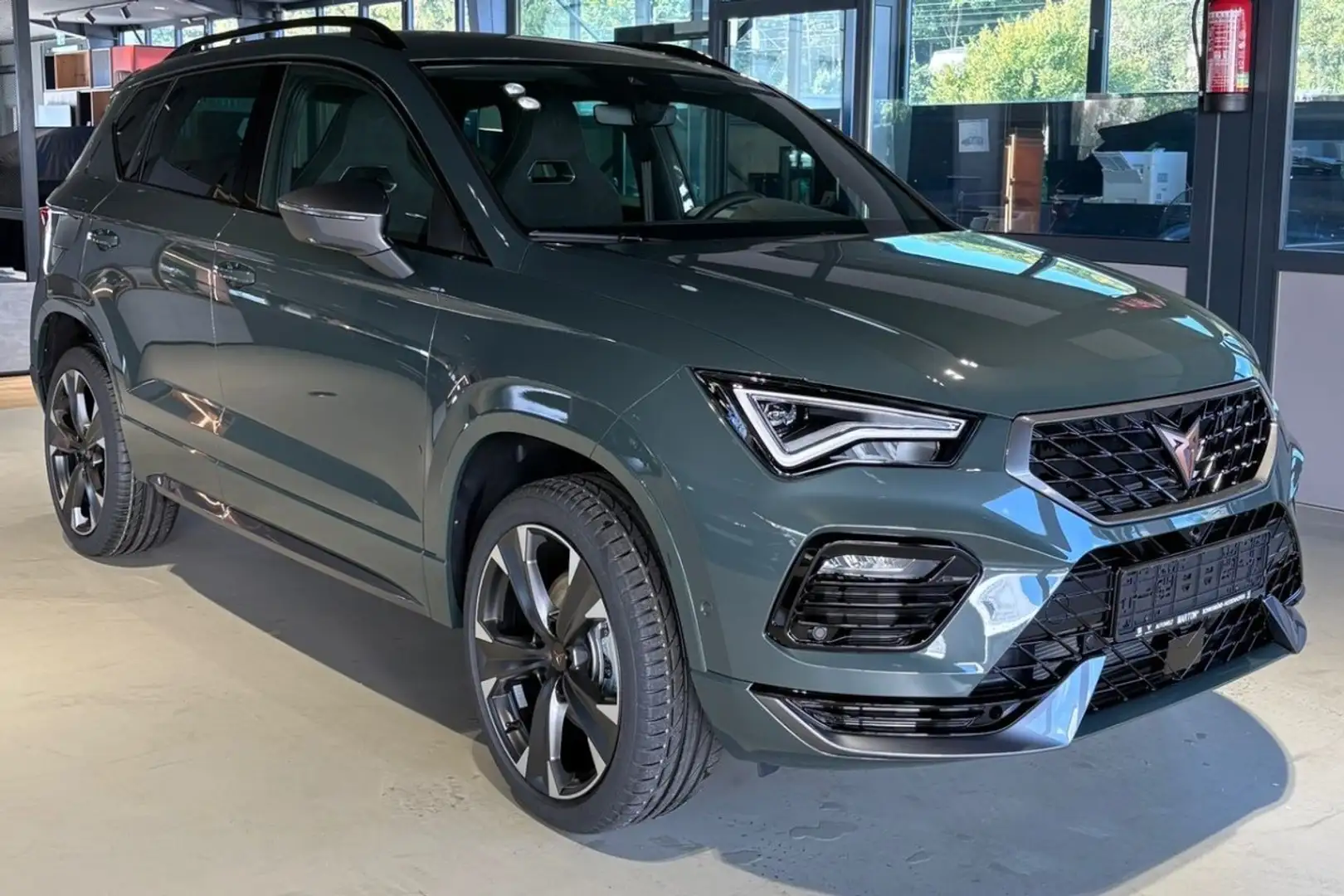 CUPRA Ateca 1.5 TSI 110 kW (150 PS) 7-Gang DSG Klima Navi Grün - 2