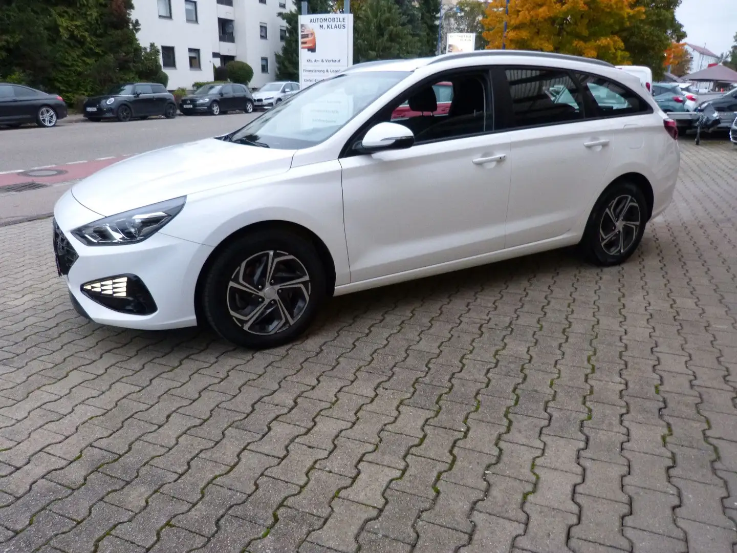 Hyundai i30 cw KLIMAAUT. APPLE SHZ LHZ KAMERA ALU Weiß - 2