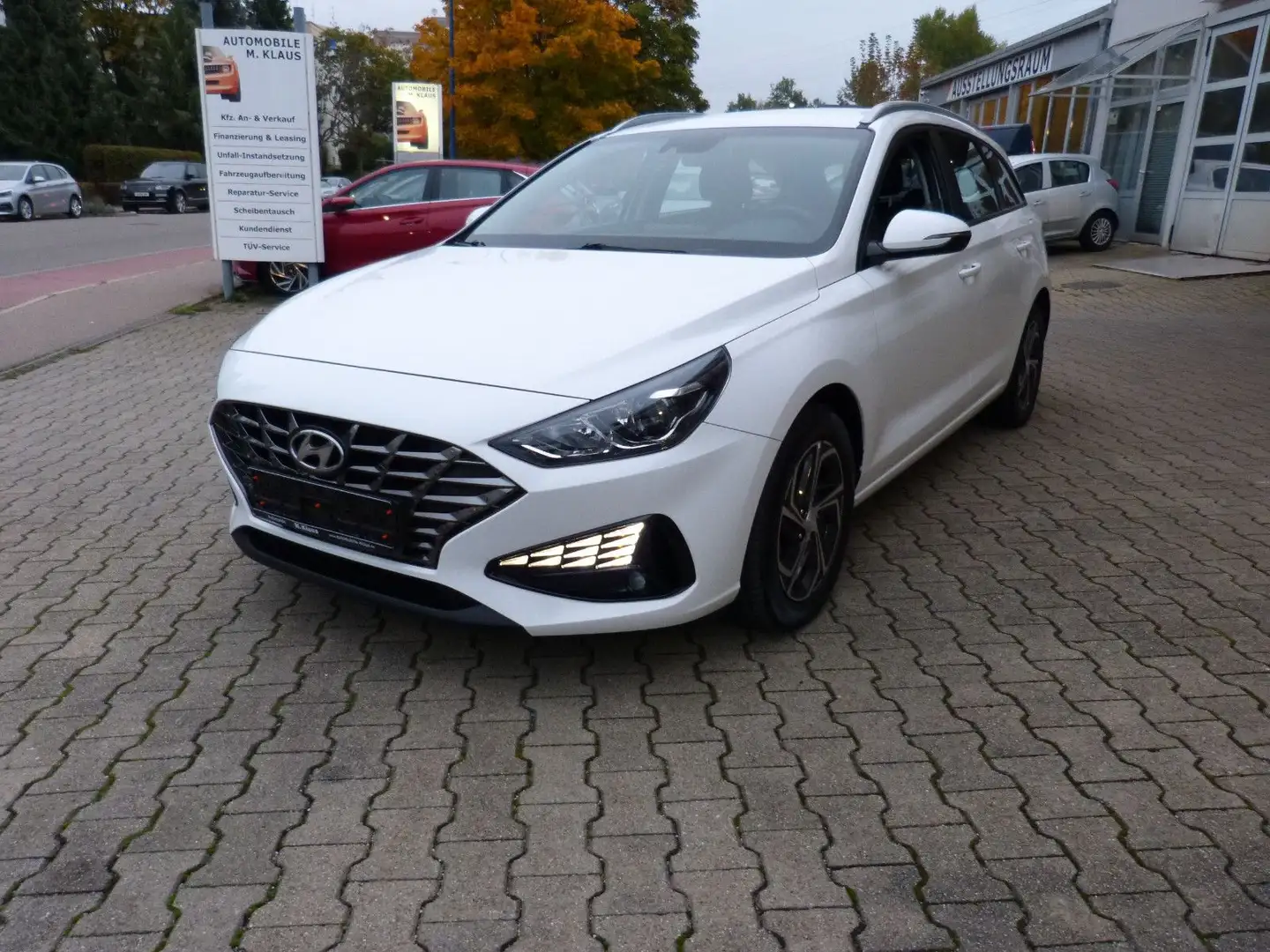 Hyundai i30 cw KLIMAAUT. APPLE SHZ LHZ KAMERA ALU Weiß - 1