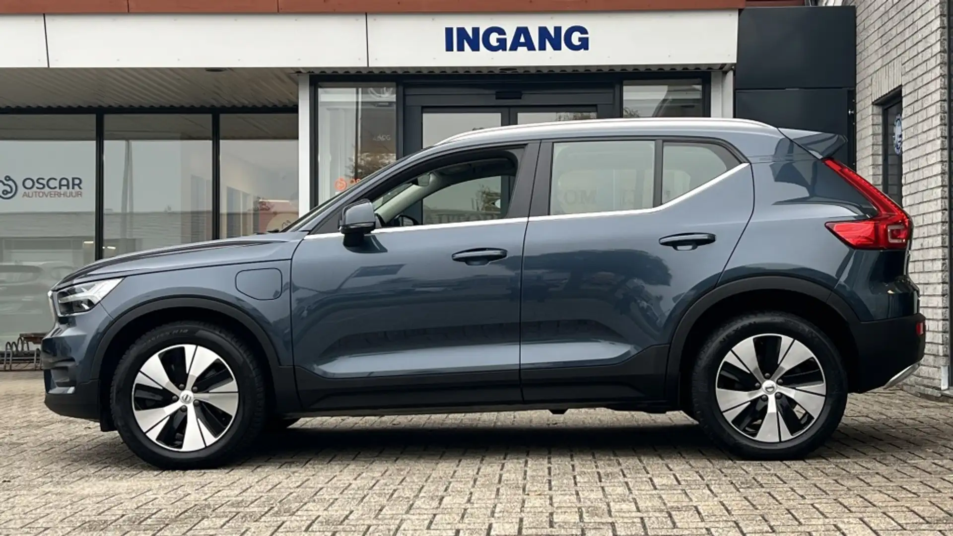 Volvo XC40 1.5 T4 | Camera | Panoramadak | Cruise Blauw - 2