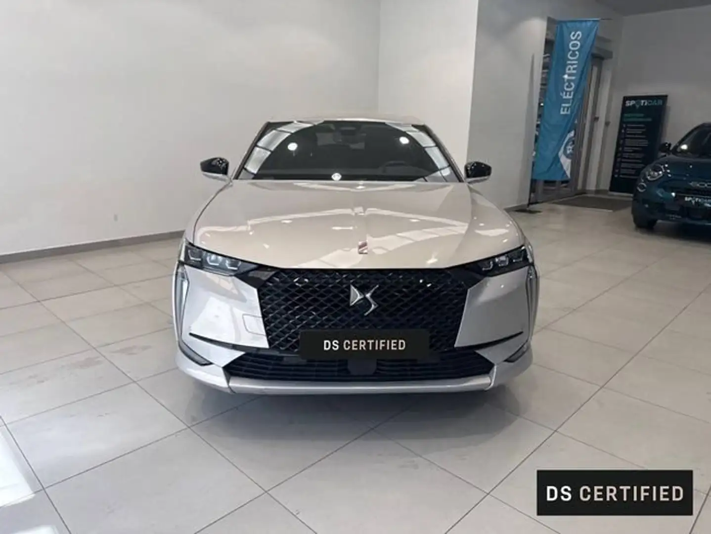 DS Automobiles DS 4 1.2 PureTech Performance Line Aut. 130 Gris - 2