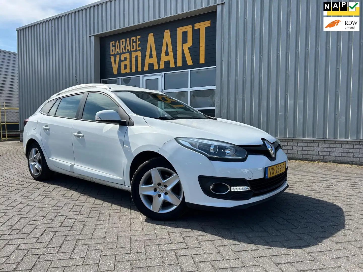 Renault Megane 1.5 dCi Expression S&S | NAVI | GRIJS KENTEKEN | Wit - 1