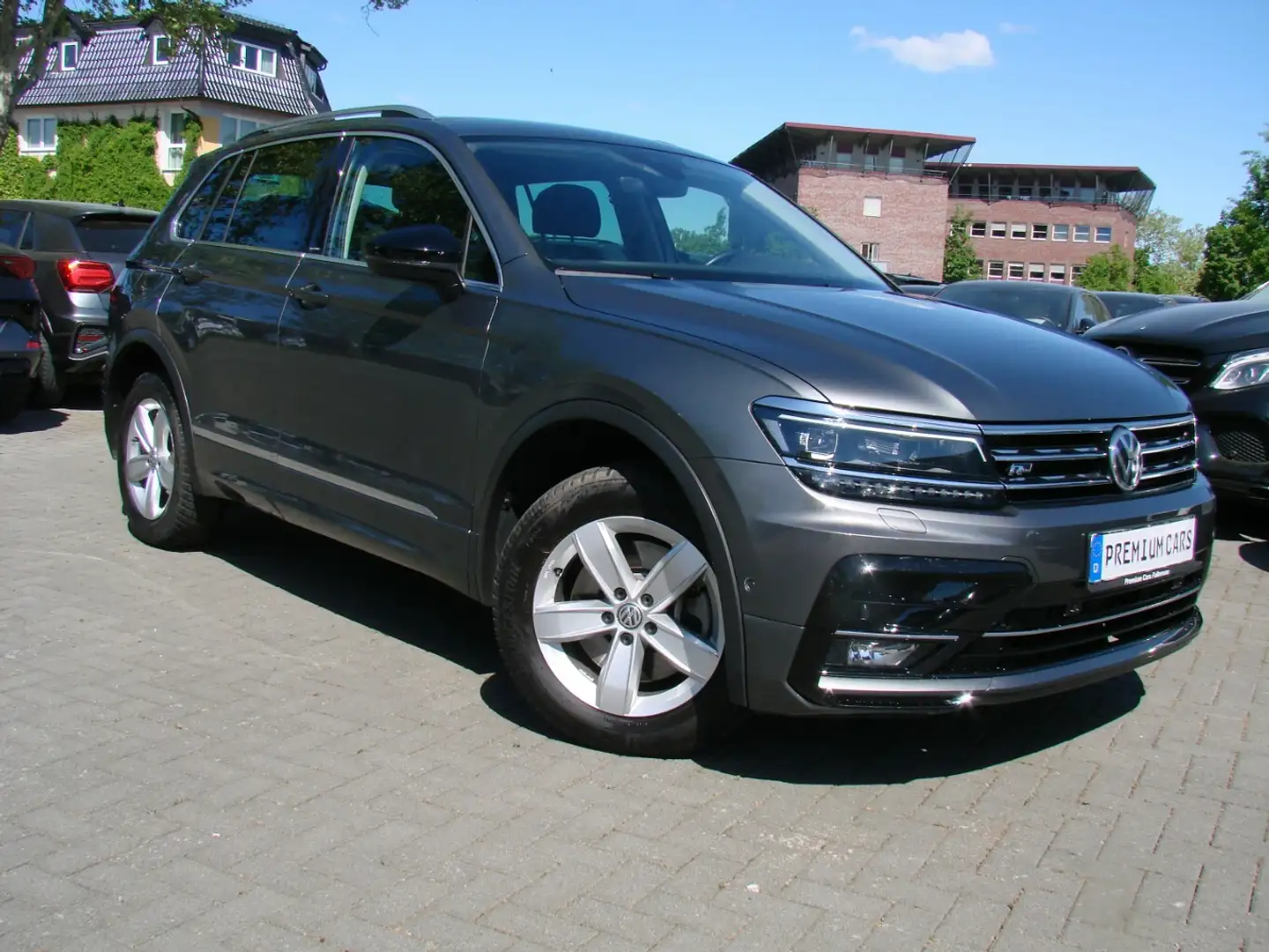 Volkswagen Tiguan 2.0TSi 4Motion R-line ACC Navi LED Kamera Grau - 1