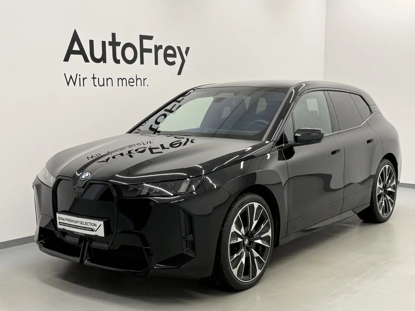 BMW iX xDrive60 Schwarz - 1